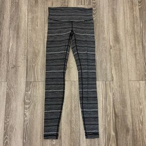 Lululemon wunder under